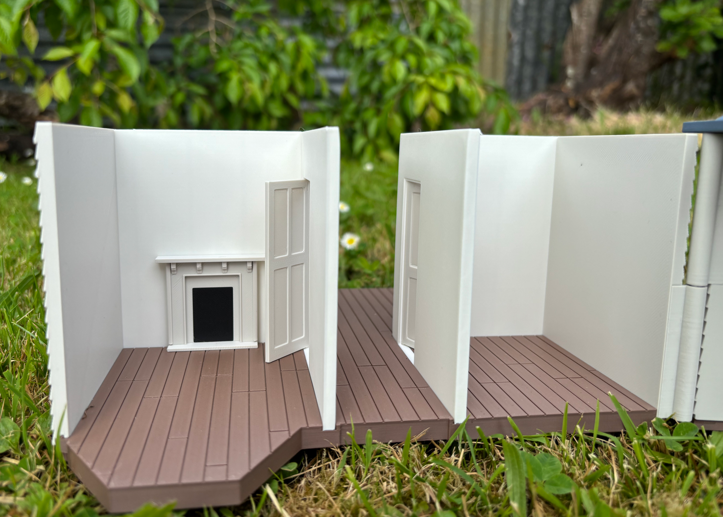 Colonial Villa Style Doll House