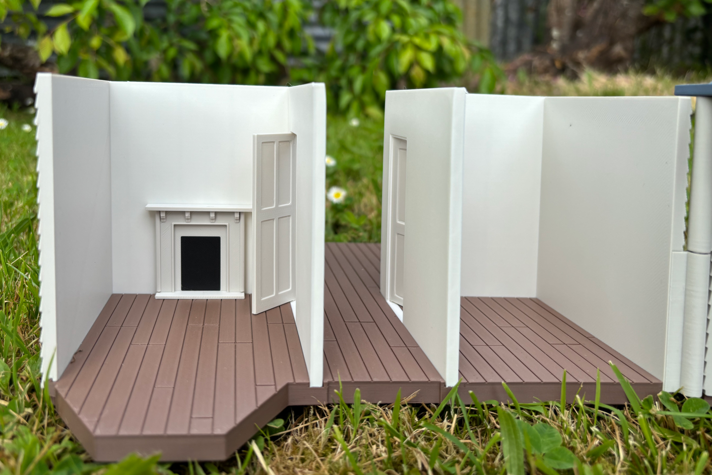 Colonial Villa Style Doll House