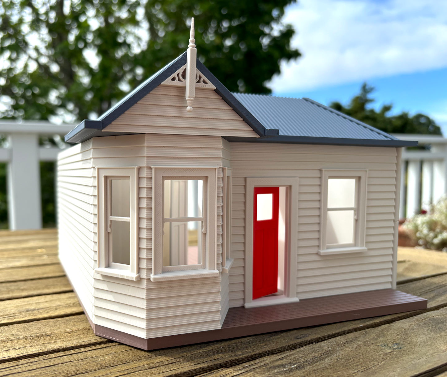 Colonial Villa Style Doll House